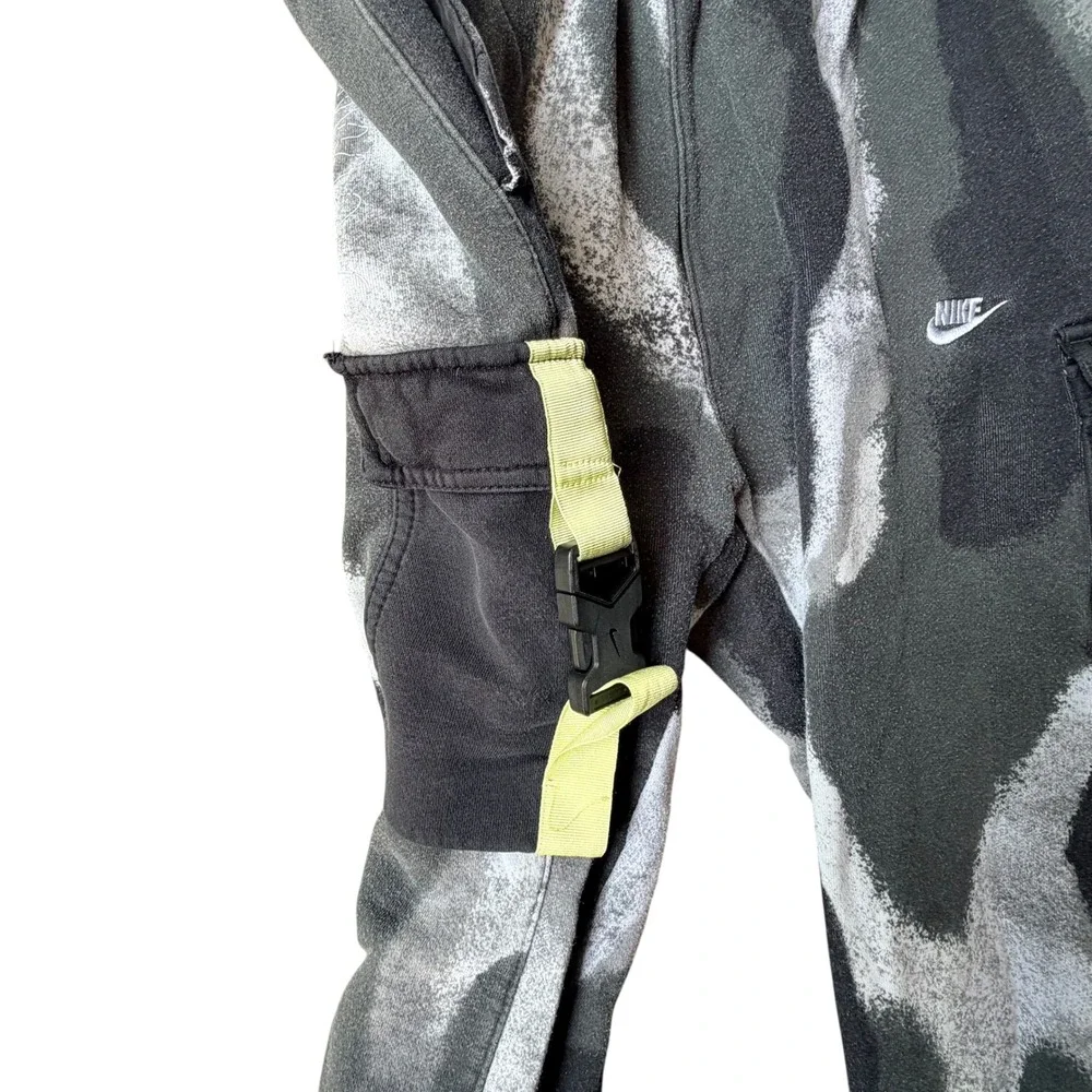 Nike Sportswear Cargo Sweatpants Camo‎ Fleece Joggers Grey Black Mens Medium